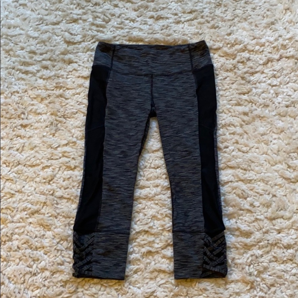 Women’s small, black Athleta capri leggings.